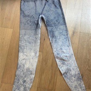 Lululemon Ebb to Train Tight Size 6